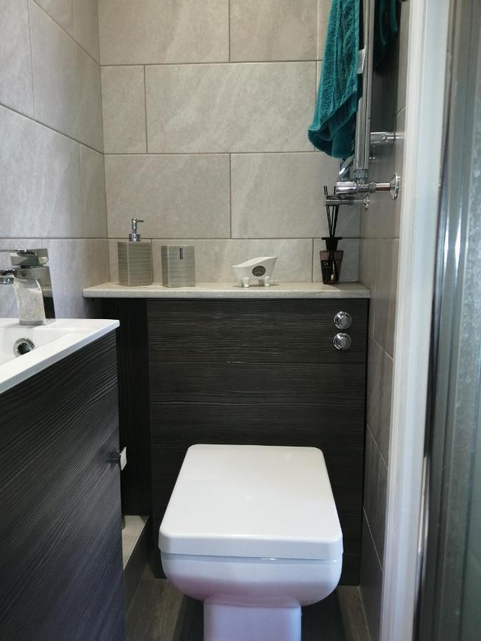Charming Pink House With Perfect Location Quarto em Acomodações Particulares Whitstable
